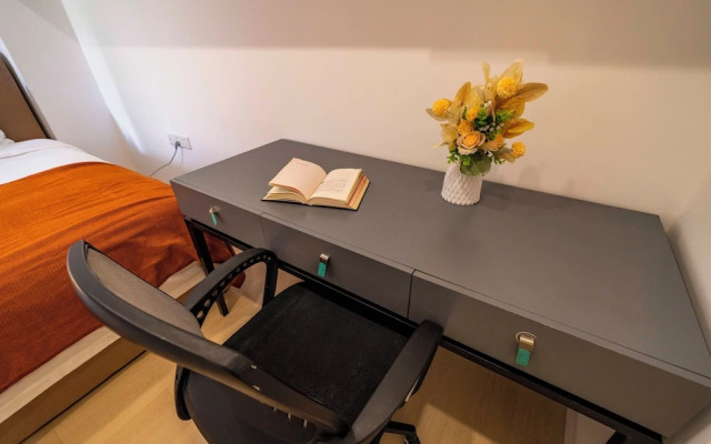 Tyms Bright 2BR 1BA Apt Xuhui Center