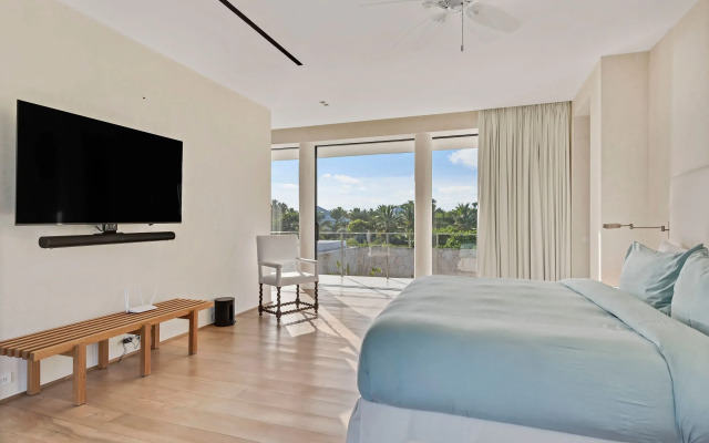 Magnificent 5BR Modern Tropical Villa With Pool
