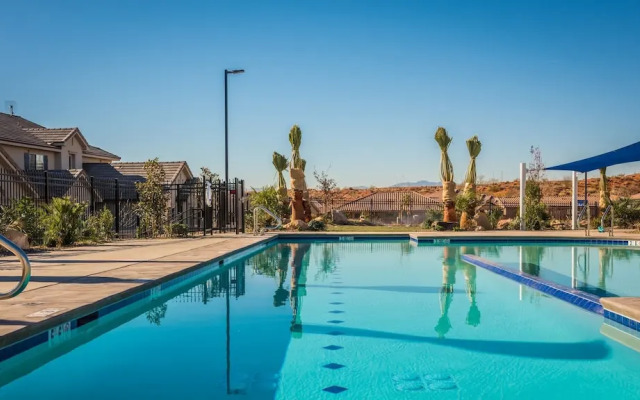 Sunshine Serendipity 4 Bedroom Apts by RedAwning