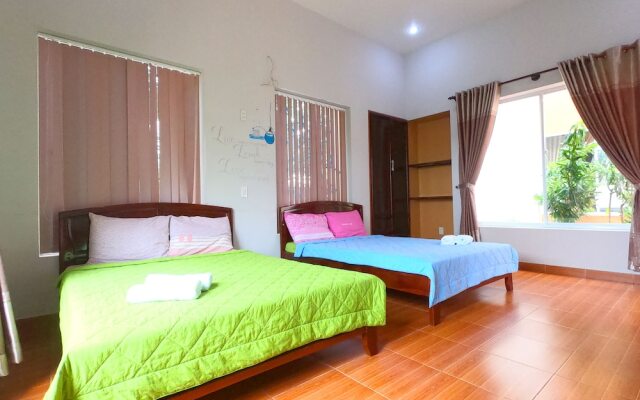 Goc Bien Homestay
