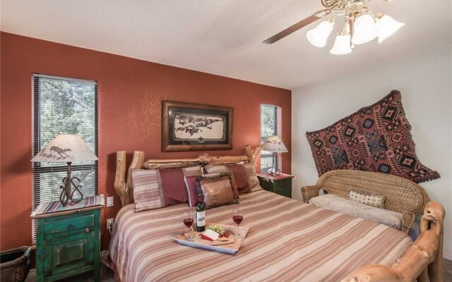 Riverside House - Three Bedroom Cabin