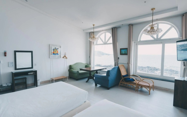 Hotel White House