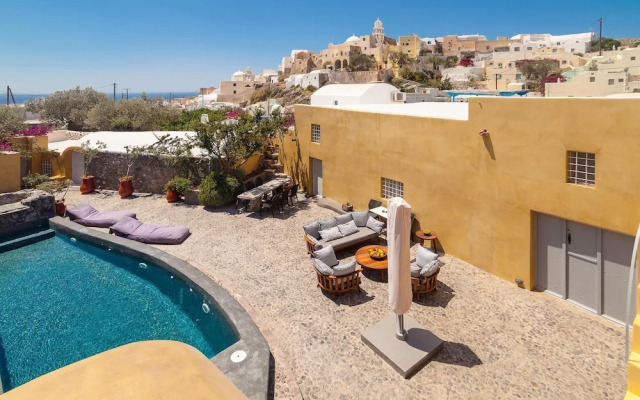 Nido House in Santorini