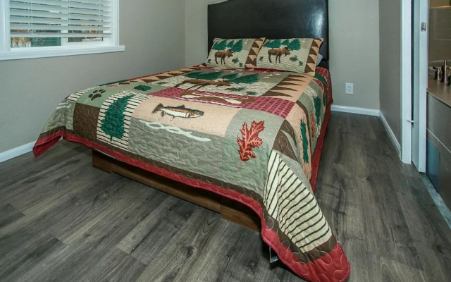Cozy Bear Lodge C