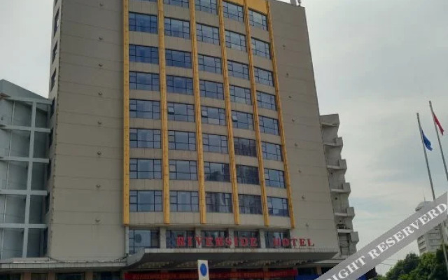 Riverside Hotel