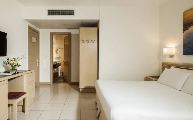 Diplomat Hotel