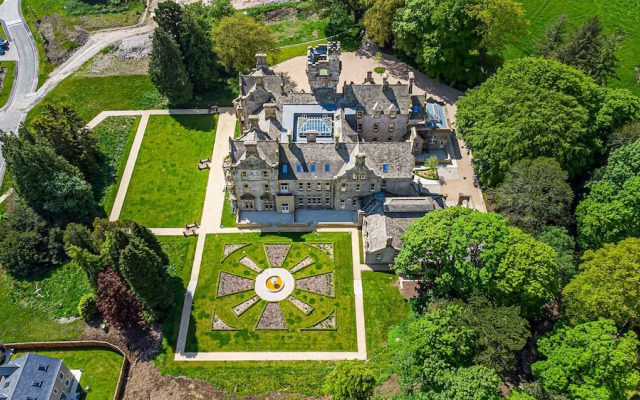 The Lucy Suite Stone Cross Mansion