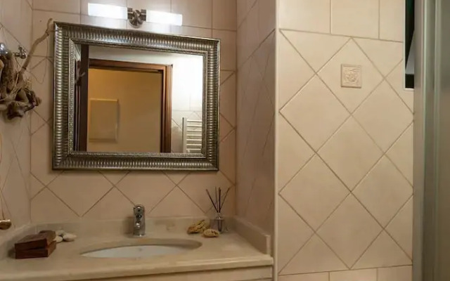 Luxury Villa Golden Crest with pool