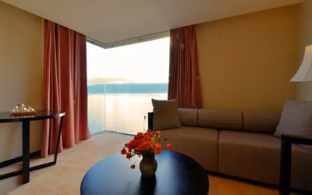 Valen Moon Resort