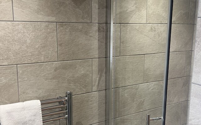 Priory Tearooms Burford With Rooms