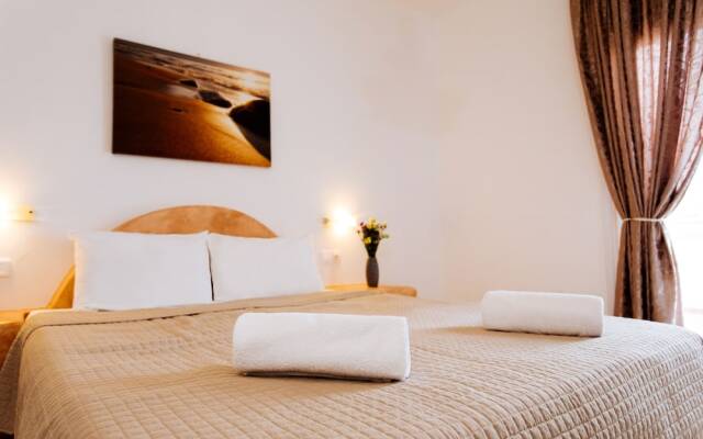 Nikos Hotel