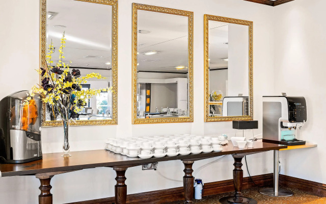 Hotel Elms Christchurch, an Ascend Collection Hotel