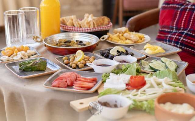 Petra Hotel & Coffee House