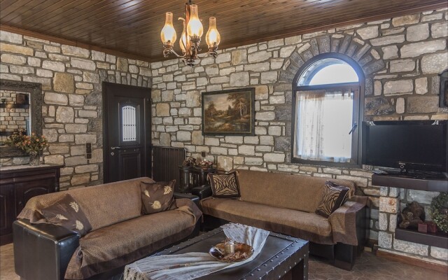 Stone Mansion Anavryti