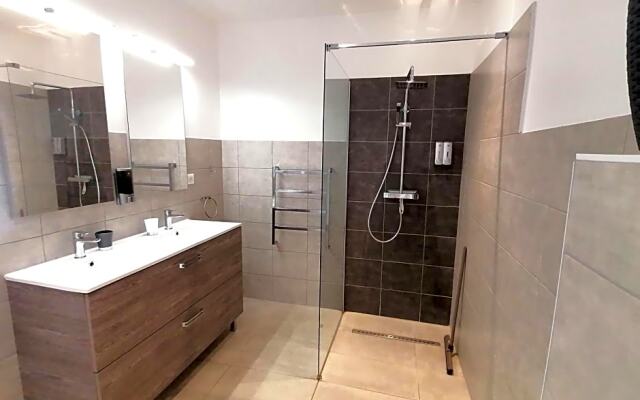 Domaine de Gaïa, Piscine, Pétanque, Ping Pong, proche Saint-Emilion