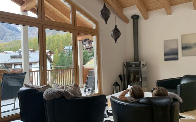 Impeccable 3-bed Duplex Penthouse in Saas-fee