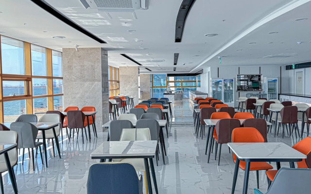Wave M Hotel West