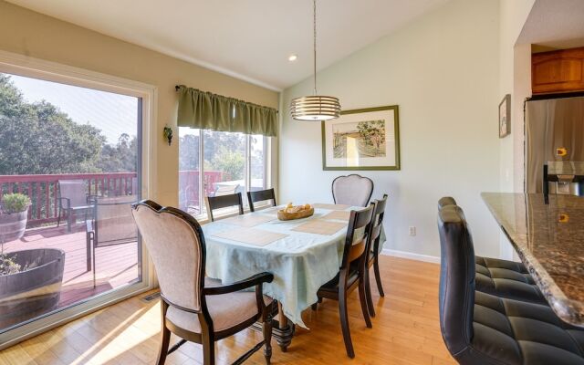 Vallejo Home w/ Spacious Deck, Hot Tub & Views