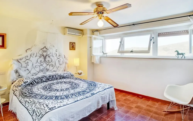 Inviting Apartment in Porto Santo Stefano near Sea Beach