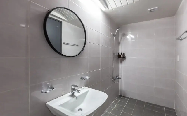 Gimhae Samgye Brown Dot