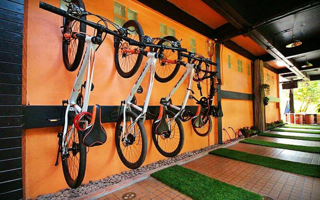 Baan Chalok Hostel