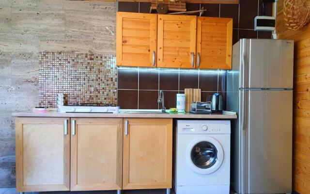 House & Yard Sesil L 90 m to beach