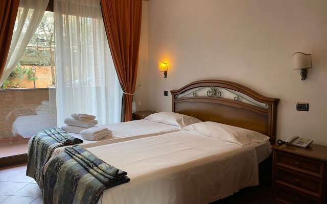 Euro House Inn Airport