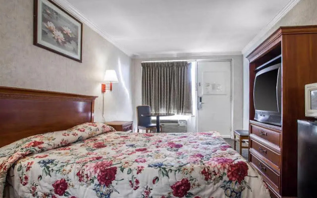 Downbeach Inn