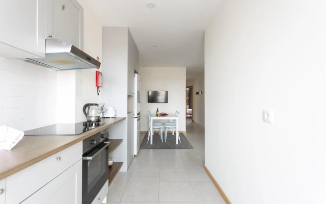 A Modern and Homely 3 Bedroom with Elevator