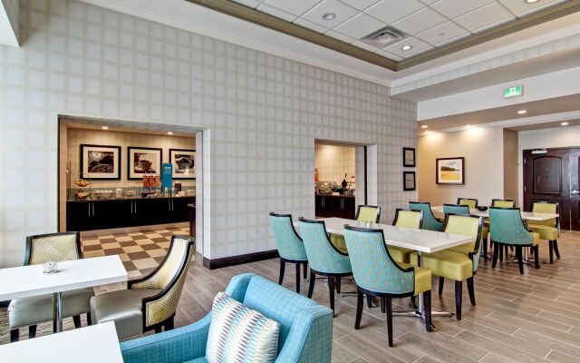 Hampton Inn & Suites by Hilton Saskatoon Airport