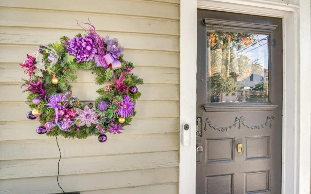 Walk to the Strand: Hideaway Haven Retreat