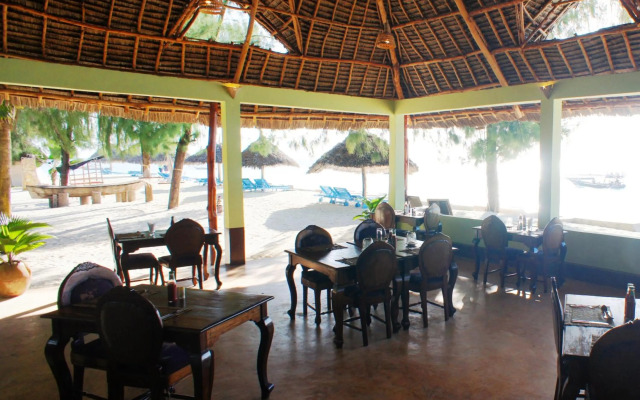 Smiles Beach Hotel