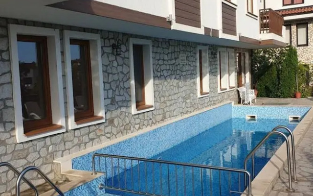 Etara 3 Apart Complex