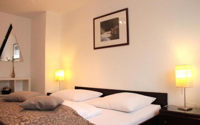 Altstadthotel Und Apartments Hayk