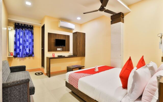 OYO 12196 Hotel Mayur Park Residency