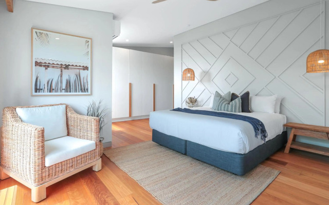 Luxe Coastal Abode, Marcus Beach