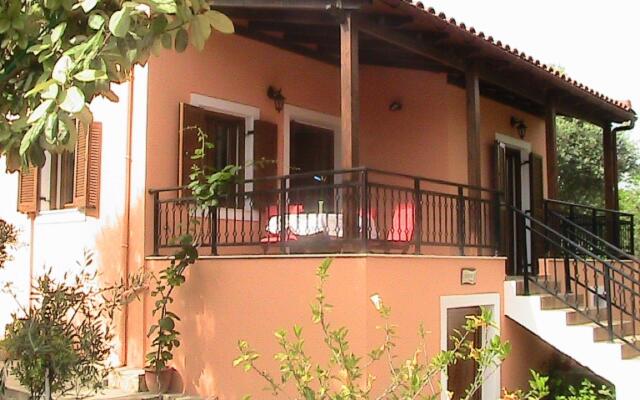 Nice Villa on Small, Beautiful Complex of 3 Villas, Communal Pool, NW Coast