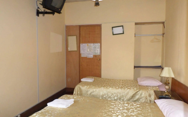 Hostal Lluvia de Oro