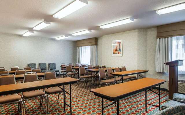 Sleep Inn & Suites Niantic North