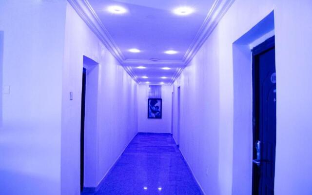 E-Gold Luxury Hotel