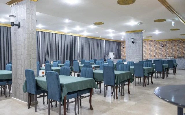 Mustis Royal Plaza Hotel