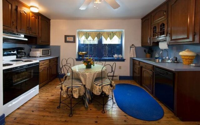 The Artist's Inn and Gallery