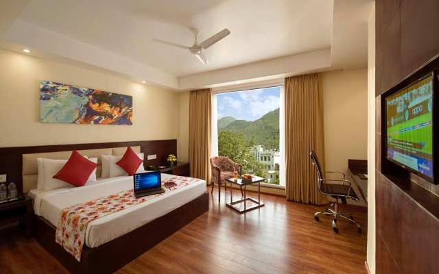 Clarks Inn Suites Katra