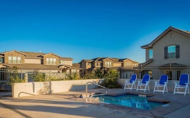 Viva Casita 4 Bedroom Apts by Redawning