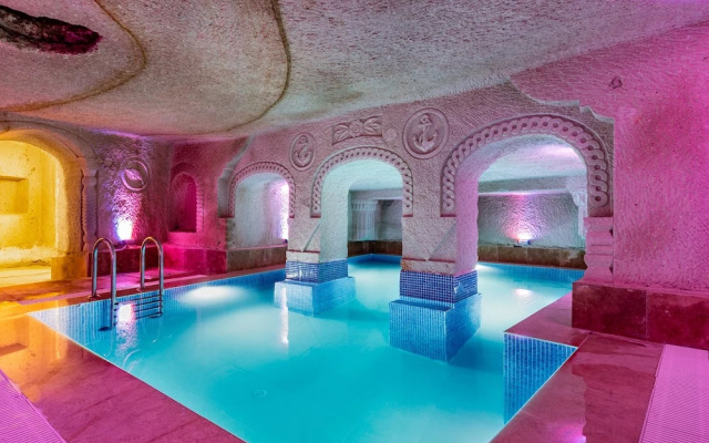 Cappadocia inans Cave & Swimming Pool Hot