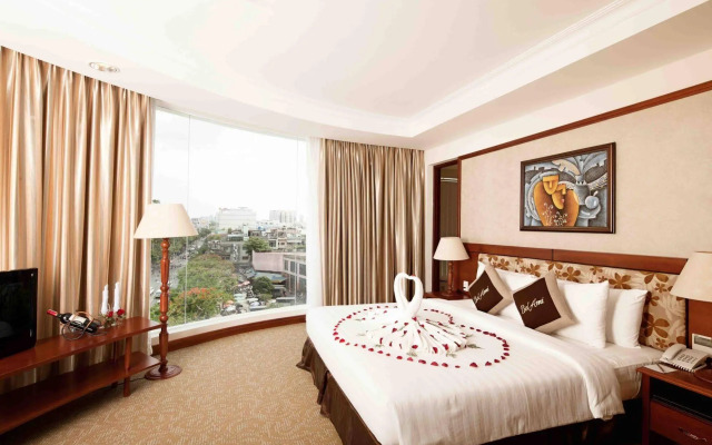 TTC Hotel Deluxe Tan Binh