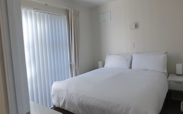 Le Chalet Waiheke Apartments