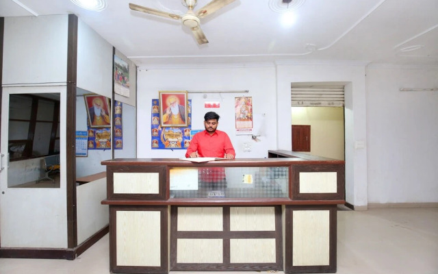 OYO 24423 Hotel Royal