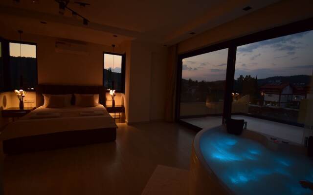 Luxury 4-bed Villa With Private Pool and Jacuzzi