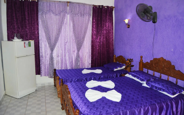 Hostal  Monserrat